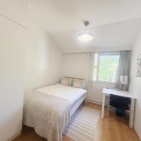 Private Rooms Near Metro, Free Parking,Direct Bus From Airport Helsingfors Eksteriør bilde