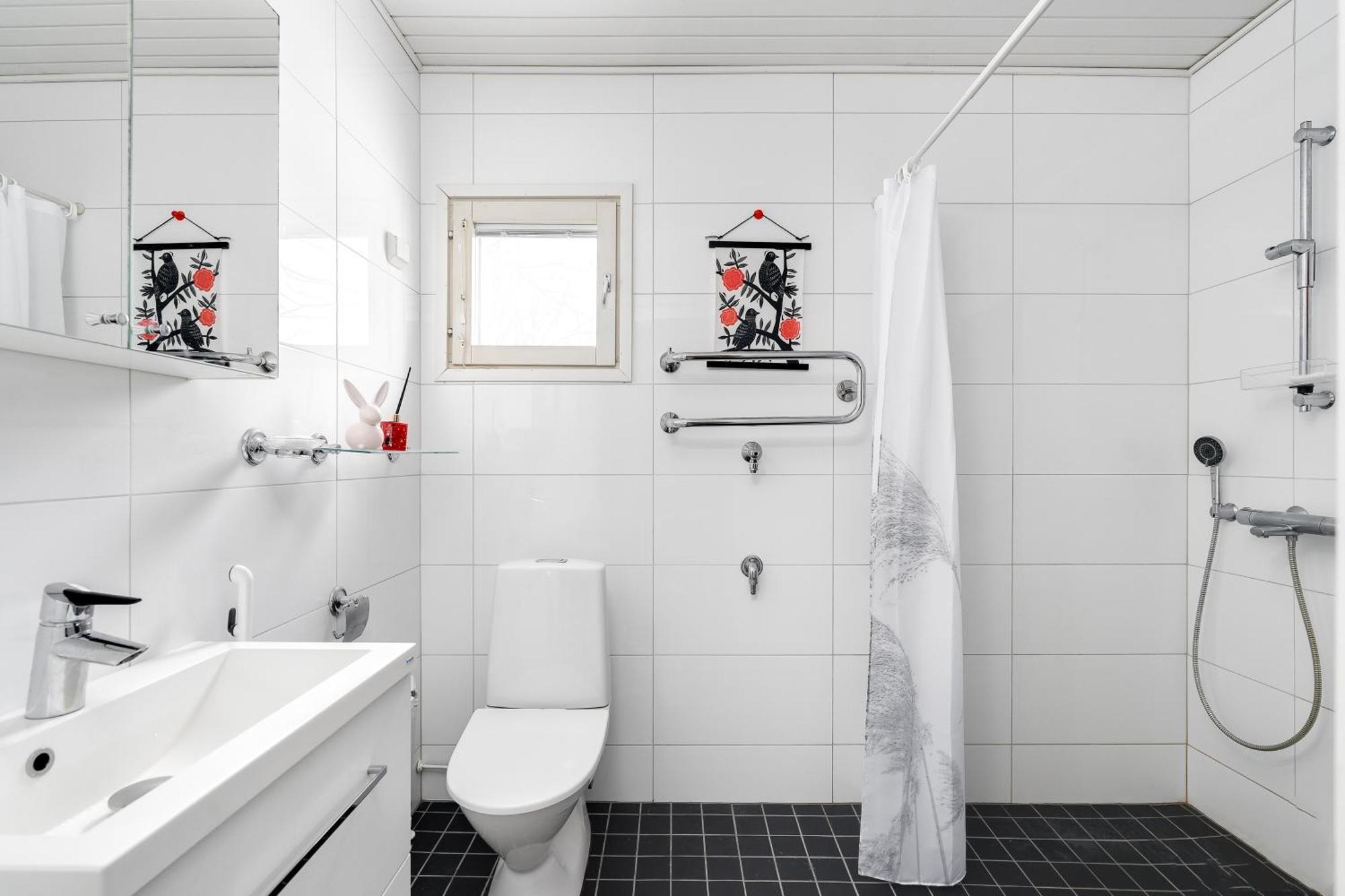 Private Rooms Near Metro, Free Parking,Direct Bus From Airport Helsingfors Eksteriør bilde